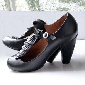 Crown Vintage Black Leather Ruffled T-Strap Baby Jane Heels Sz8